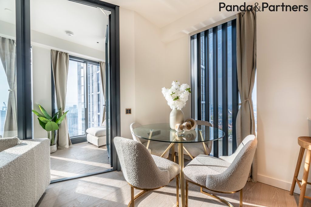 Property photo 3 of 16 Photo