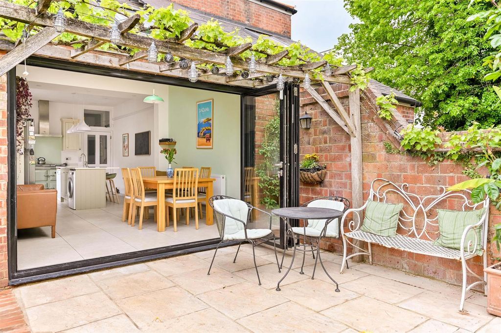 Property photo 3 of 33