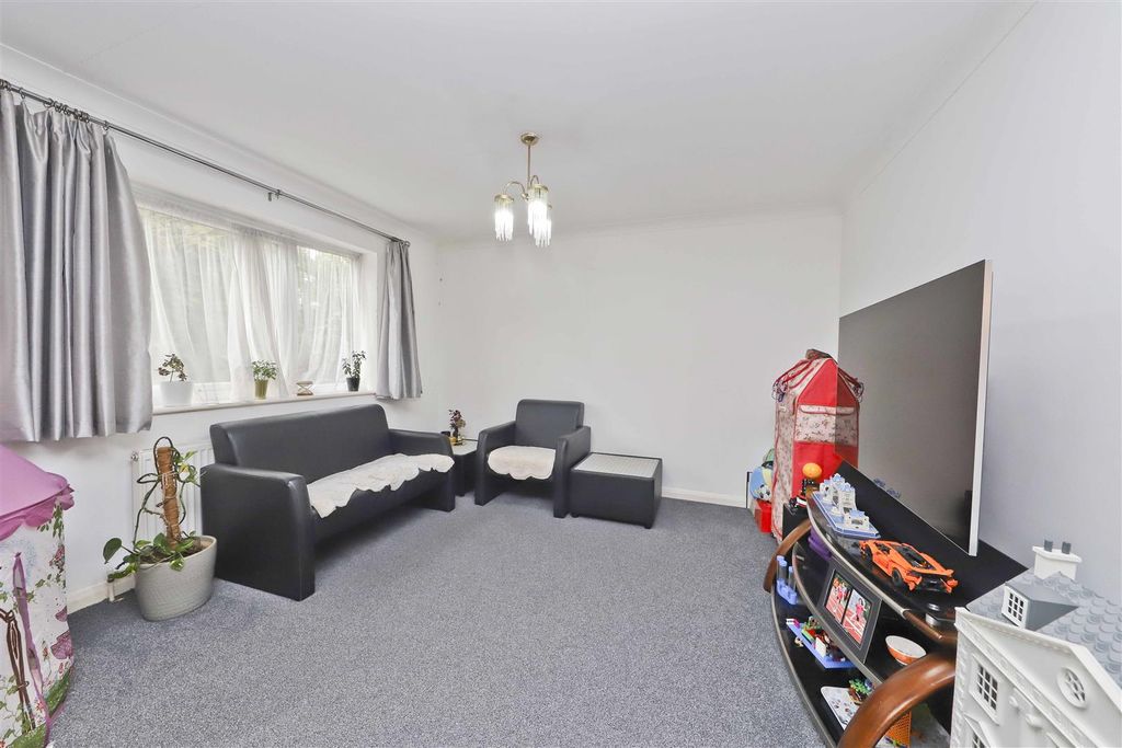 Property photo 3 of 9 Derby House