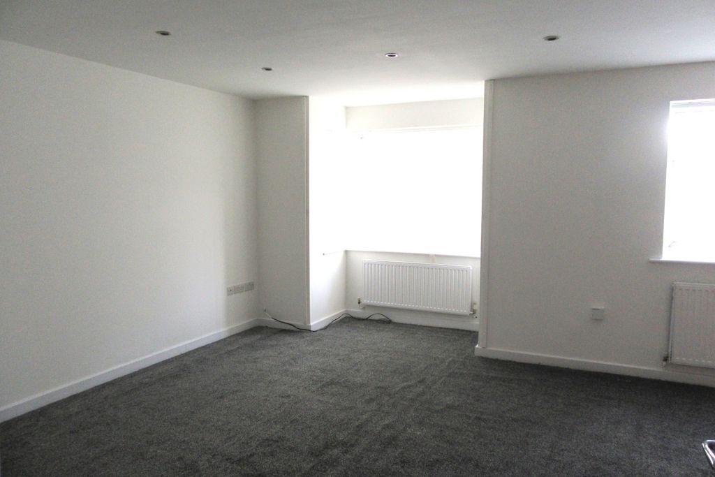 Property photo 3 of 9 Lounge