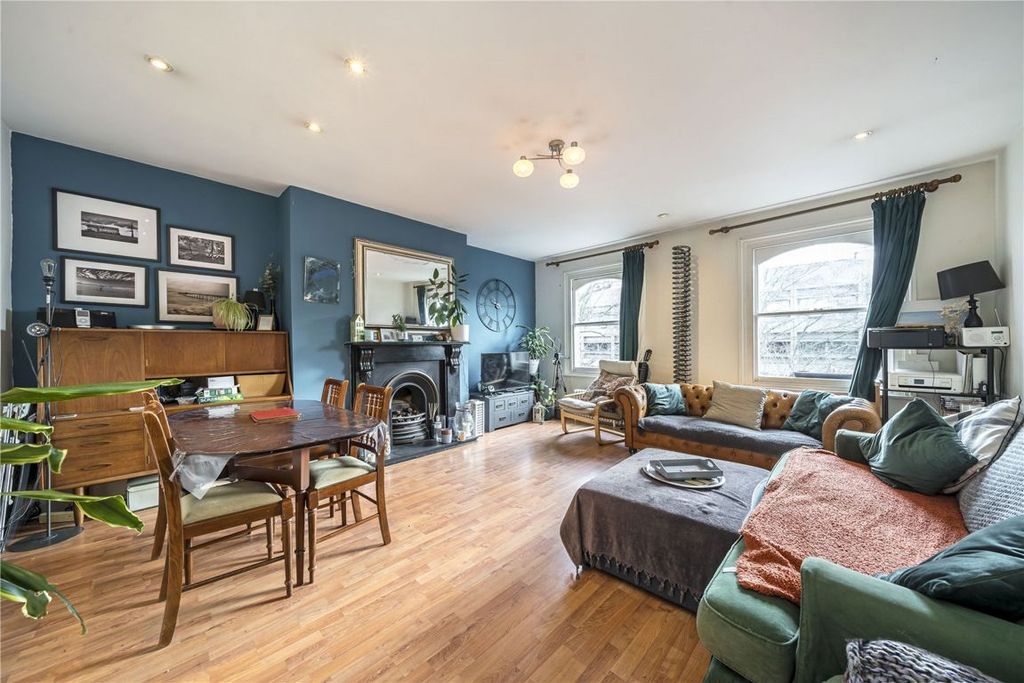 Property photo 2 of 9