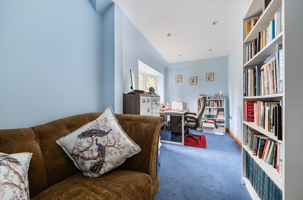 Additional image 6 of 5 bed property for saleCanons Drive, Edgware HA8