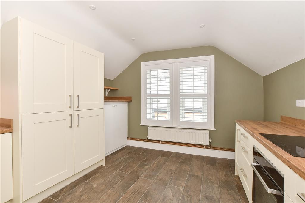 Property photo 1 of 8 Kitchen