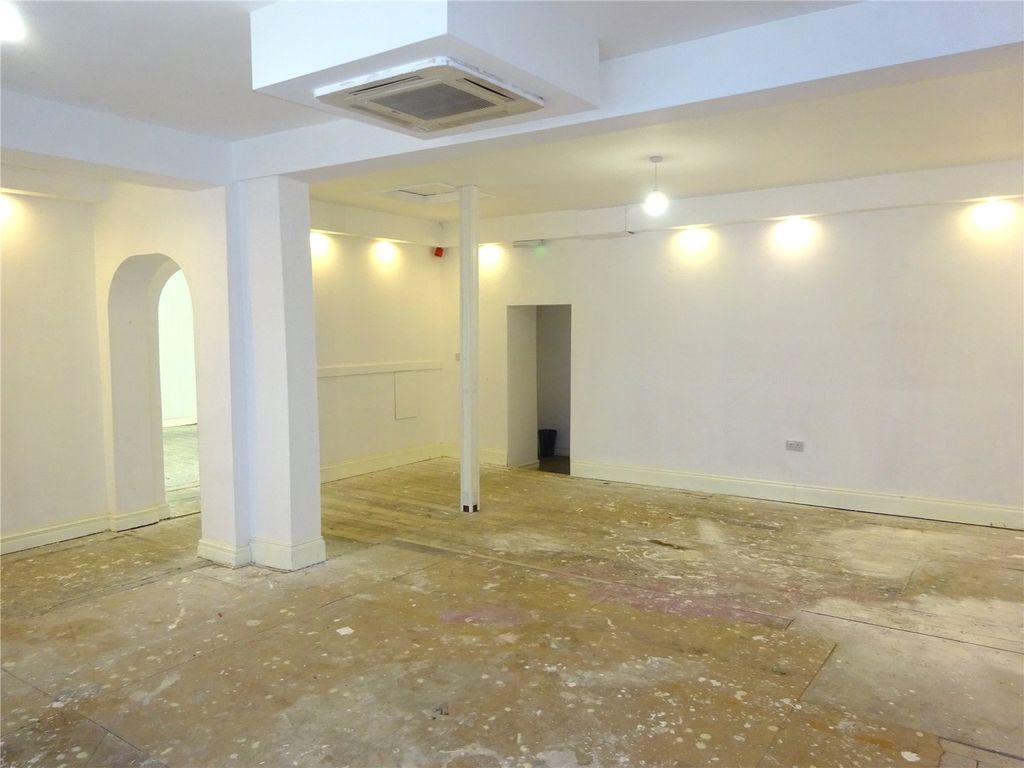Property photo 3 of 6 Picture No. 04