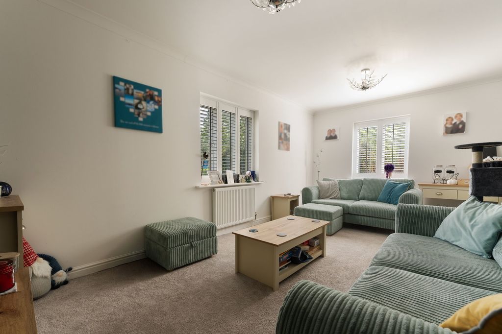 Property photo 3 of 18