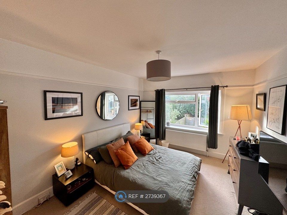 Property photo 3 of 5 Bedroom 1