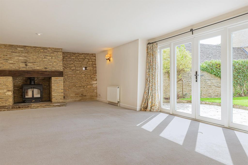 Property photo 3 of 18 302680.Jpg