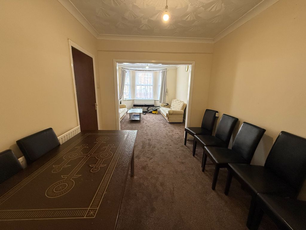 Property photo 2 of 12 Gallery