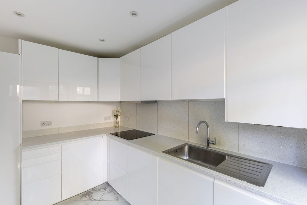 Property photo 2 of 23 The Fieldings-10...