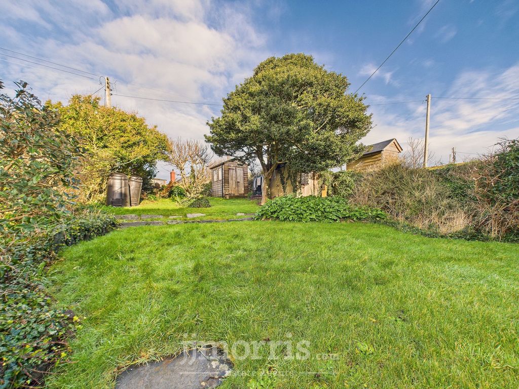 Property photo 3 of 37