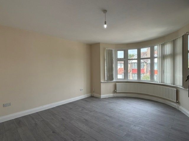 Property photo 1 of 10 4
