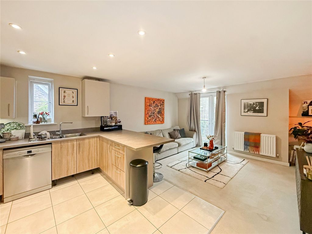 Property photo 2 of 13 Picture No. 10