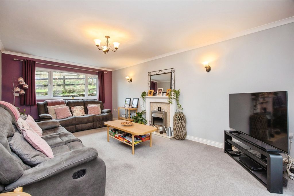 Property photo 2 of 25 Picture No. 45