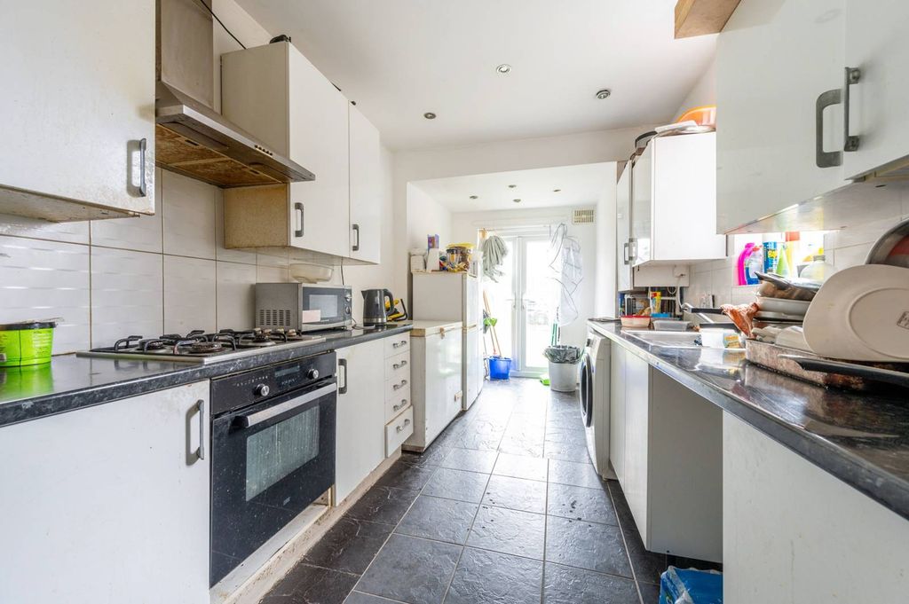 Property photo 1 of 5
