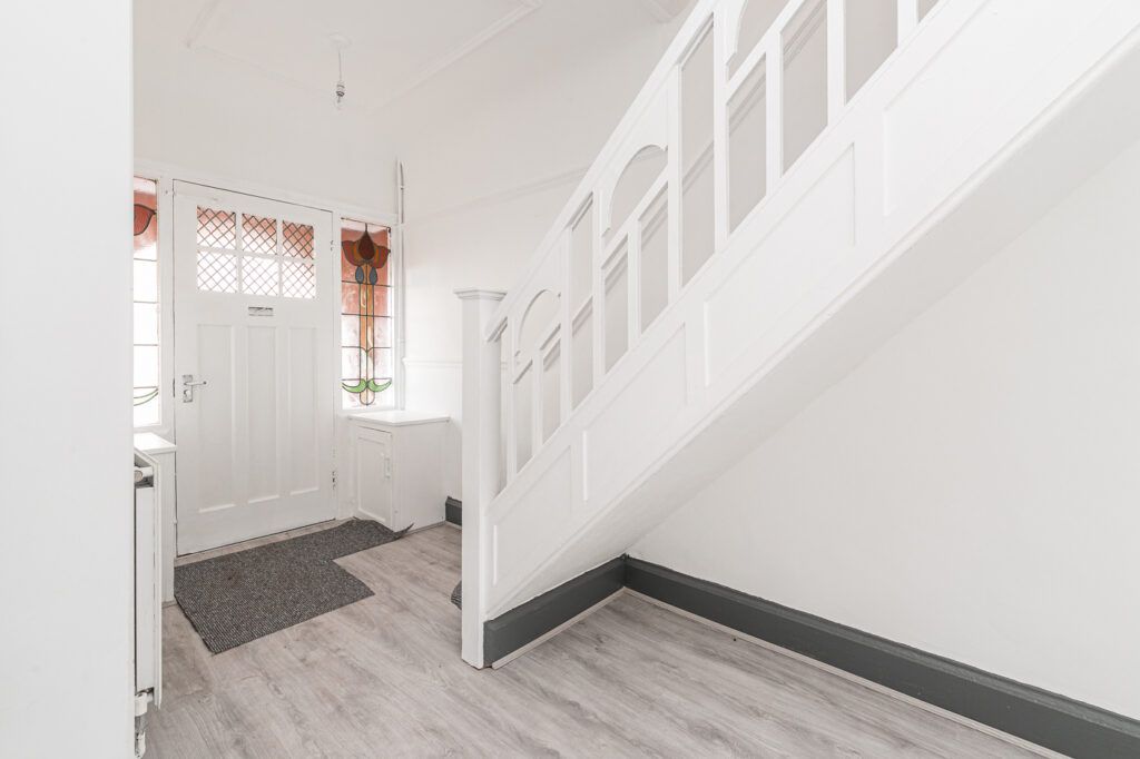 Property photo 3 of 28