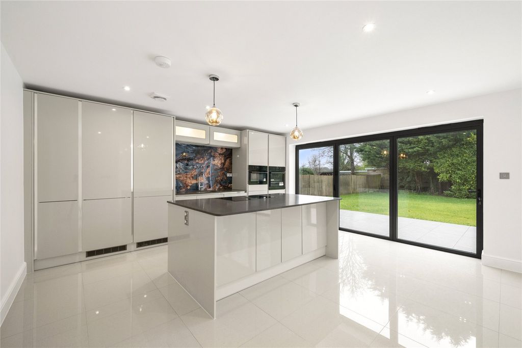 Property photo 2 of 12 Picture No. 39