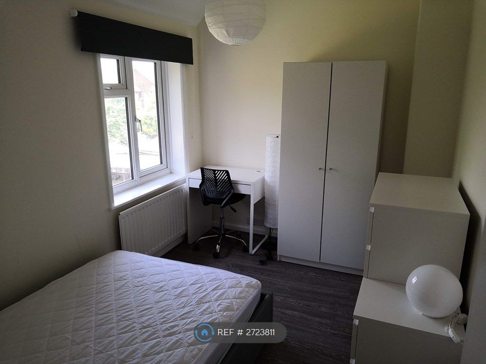 Additional image 10 of 4 bed semi-detached house to rentGoodwin Avenue, Newcastle Under Lyme ST5