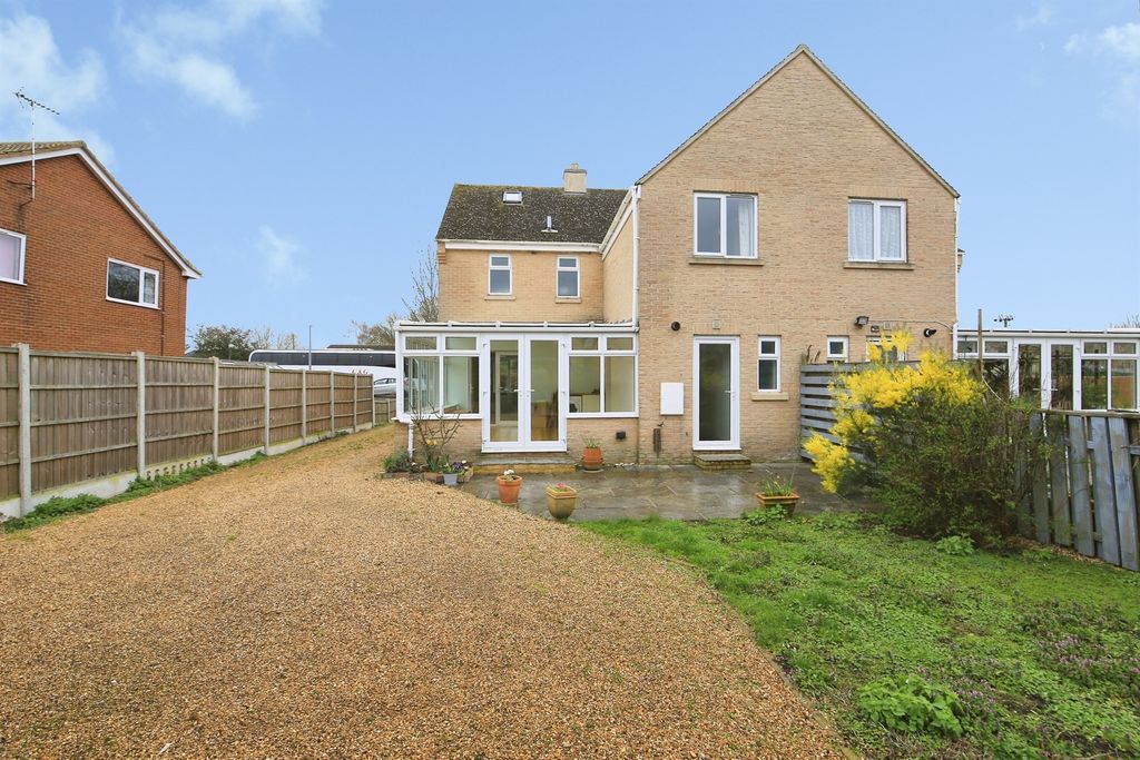 Property photo 2 of 15