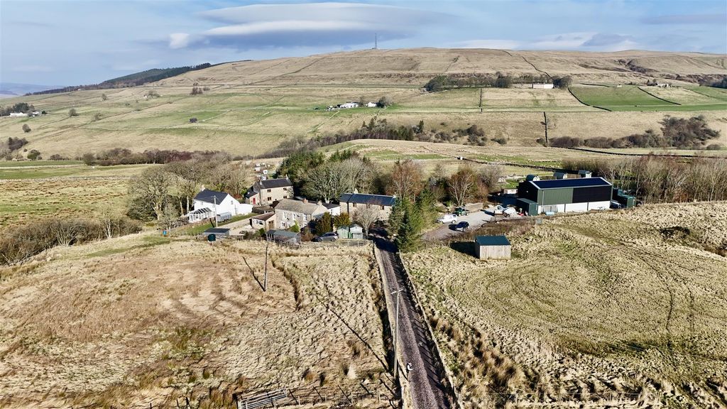 Property photo 3 of 28