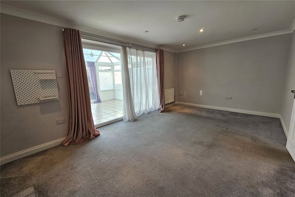 Property photo 3 of 21 Picture No. 27