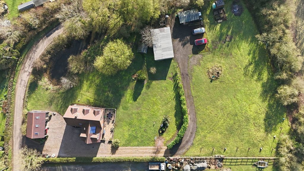 Property photo 2 of 27