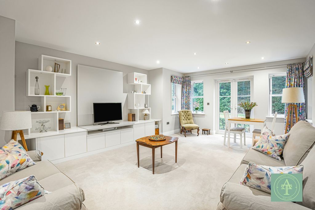 Property photo 2 of 27 Gallery