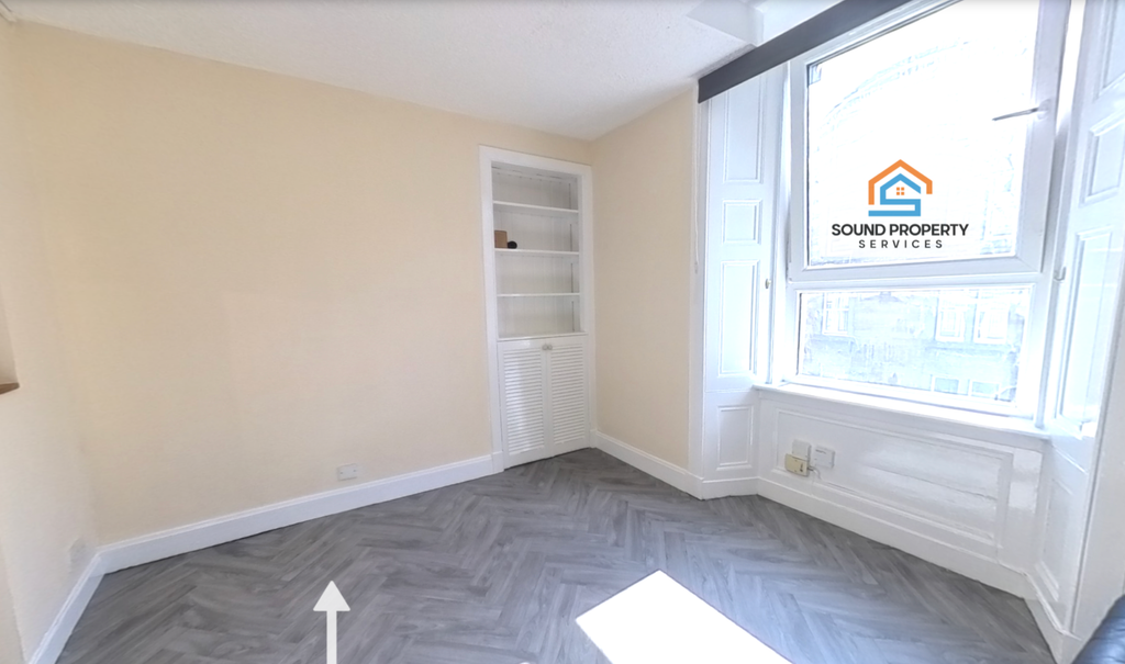 Property photo 2 of 4 Living Room