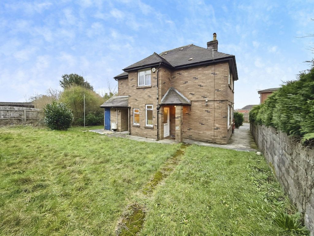 Property photo 2 of 35