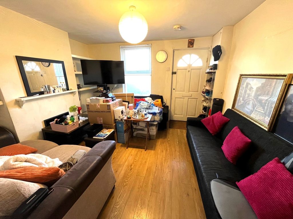 Property photo 3 of 10 Thumbnail_Img_6252