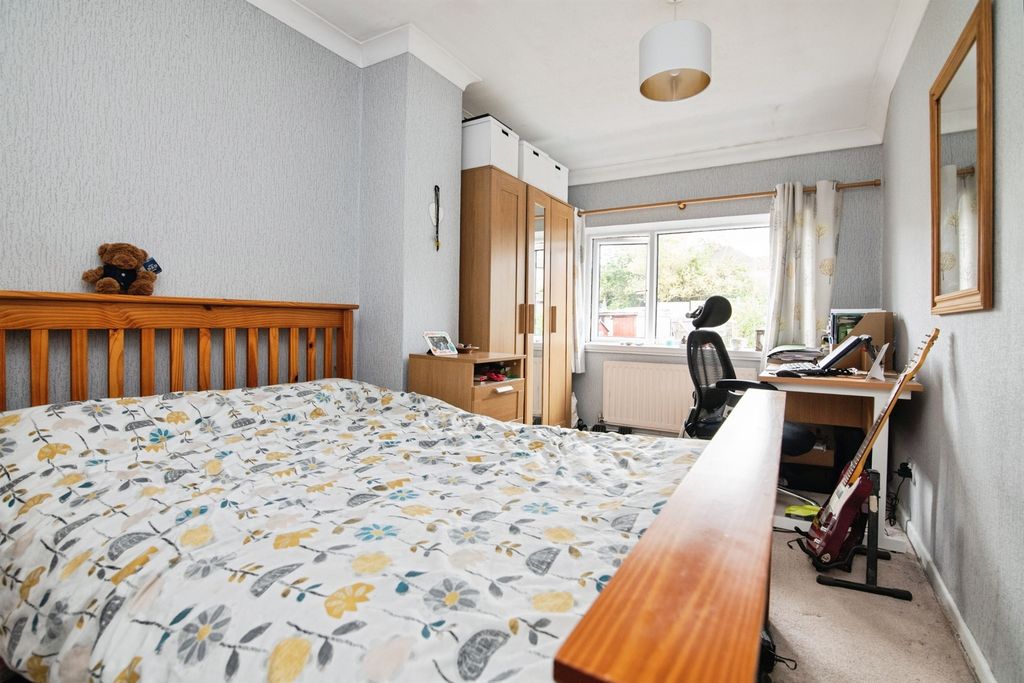 Property photo 3 of 17