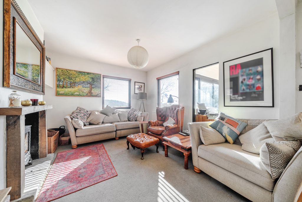 Property photo 2 of 8 Sitting Room