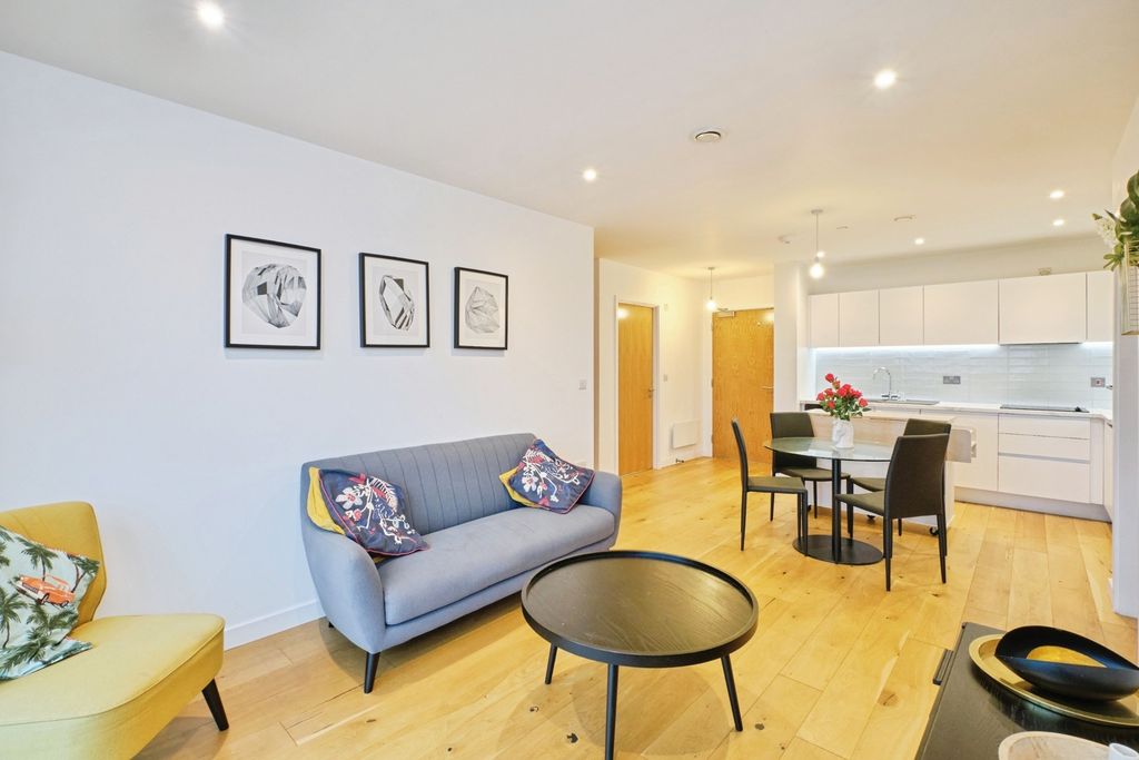 Property photo 2 of 19 Pbox-Img.Jpg