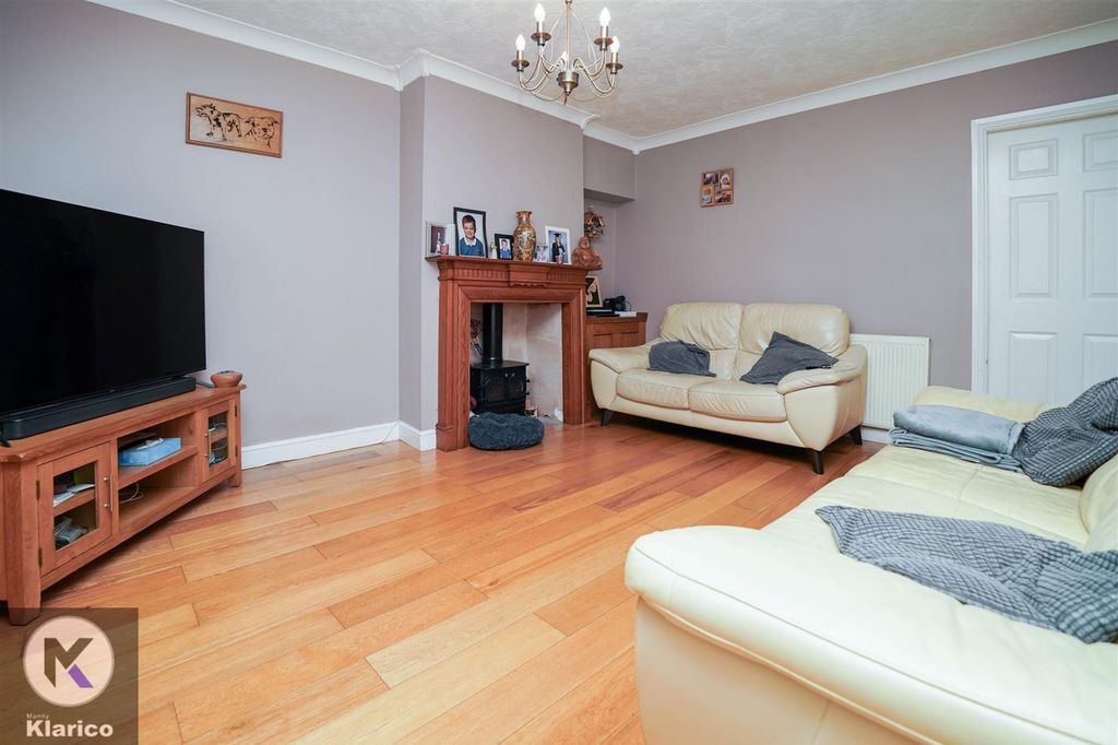 Property photo 2 of 19 Photo.Jpg