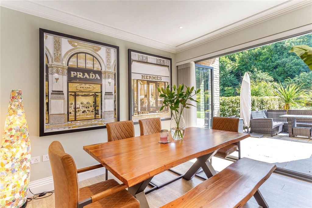 Property photo 2 of 20 Picture No. 18