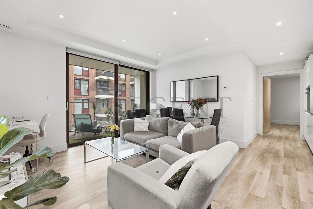 Property photo 1 of 18 (Main)