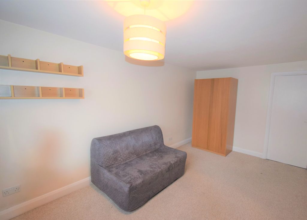 Property photo 3 of 7 Bedroom 1