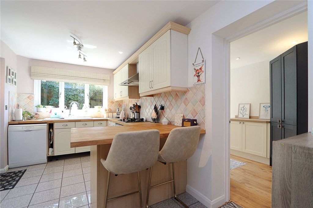 Property photo 2 of 23 Picture No. 25