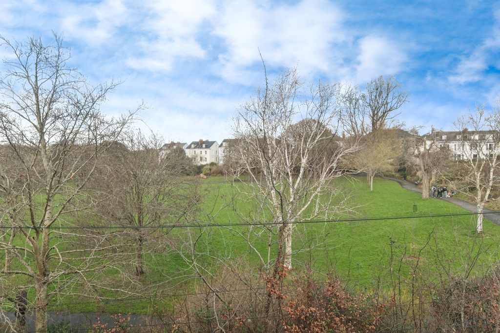 Property photo 3 of 8 Views