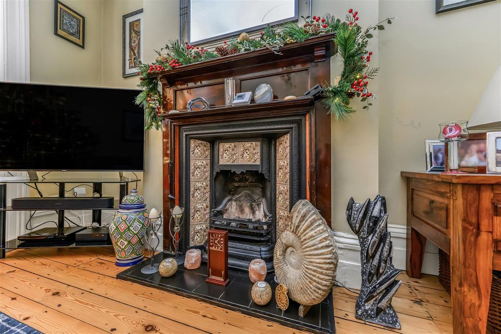 Property photo 2 of 27 97 Barclay Road-18.Jpg