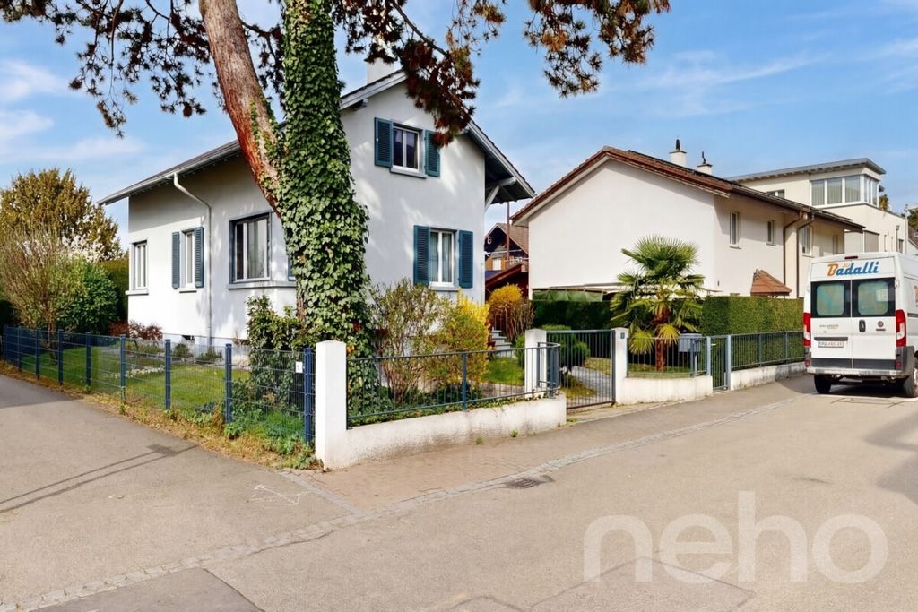 Property photo 3 of 12