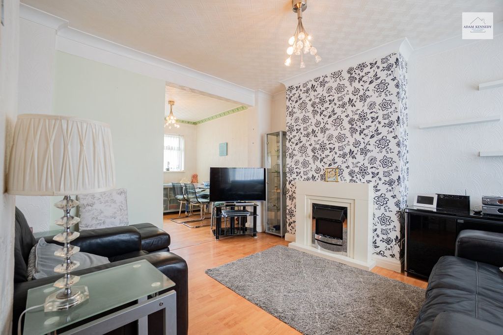 Property photo 2 of 21