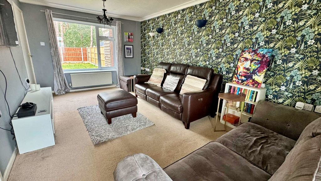 Property photo 2 of 11 Photo 9