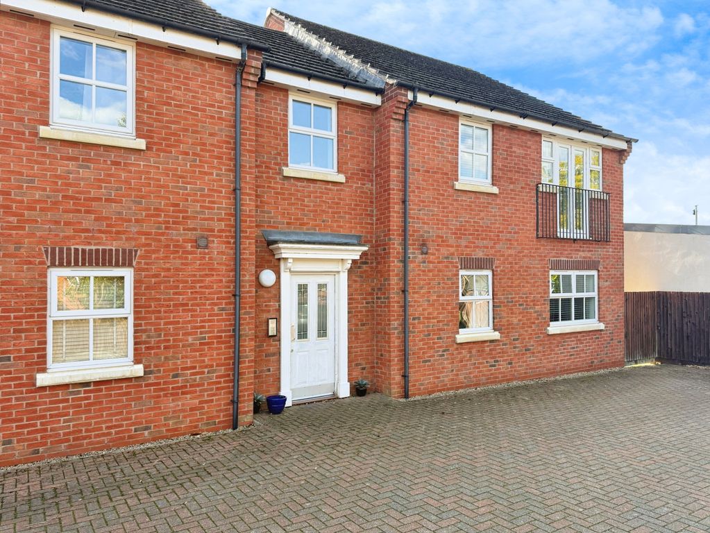 Property photo 1 of 8 Clarence Court, Stoney Stanton