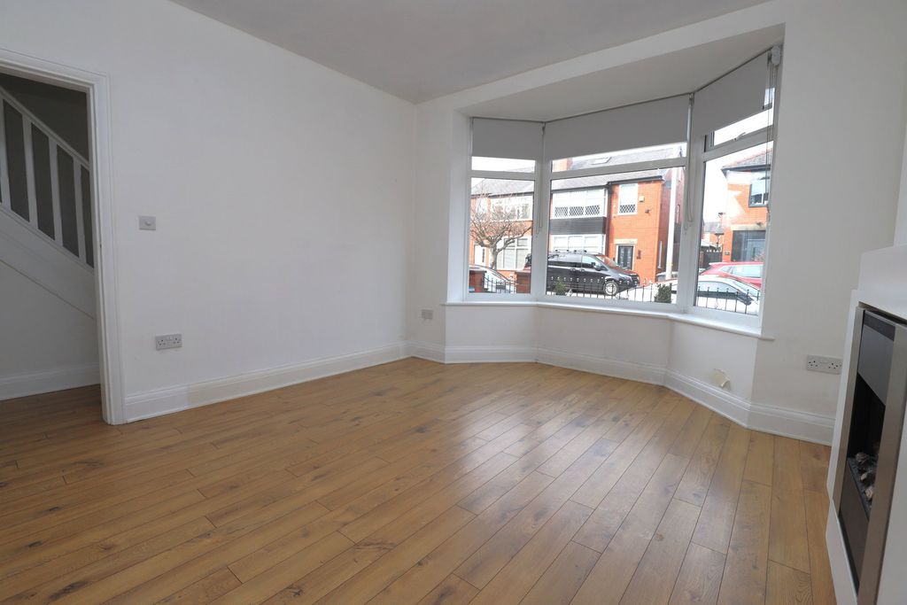 Property photo 3 of 33