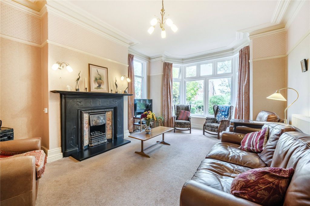 Property photo 2 of 41 Picture No. 19