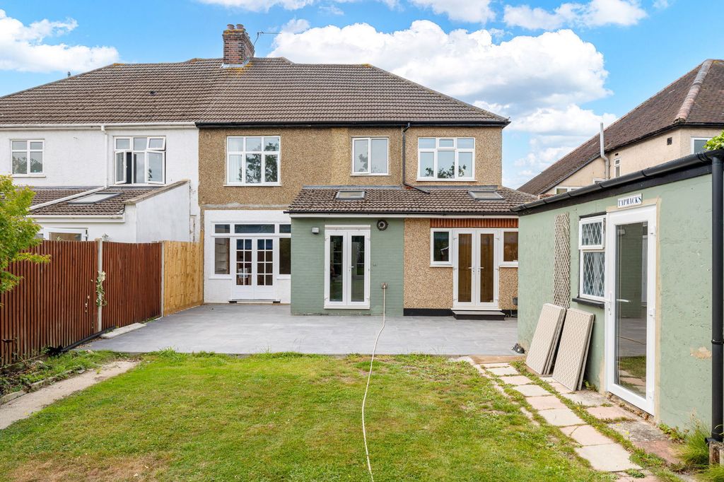 Property photo 2 of 22