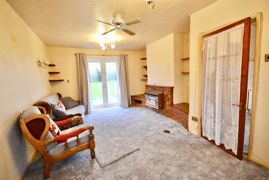 Property photo 3 of 26 Living Room