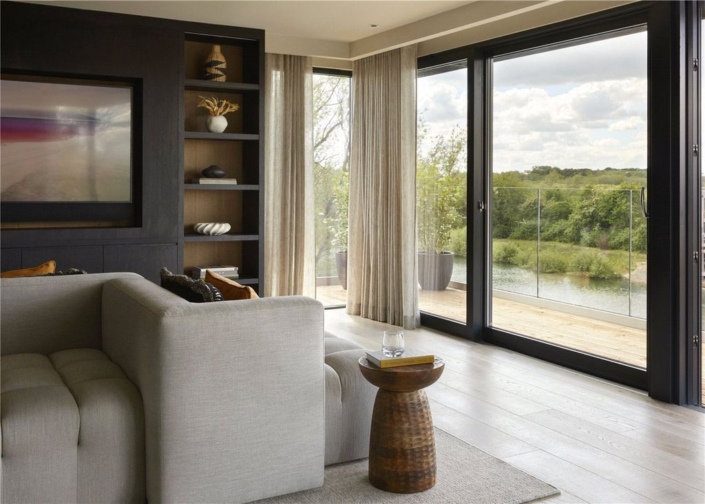 Property photo 3 of 30 Living Room