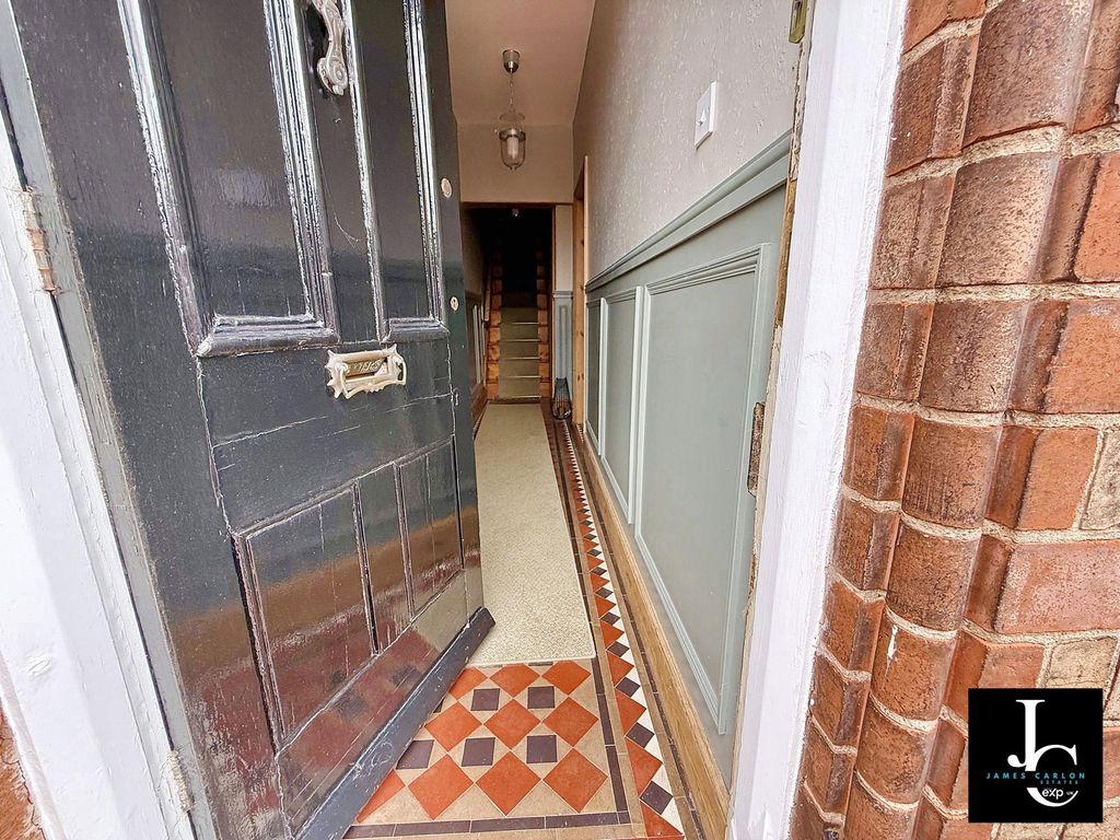 Property photo 2 of 22