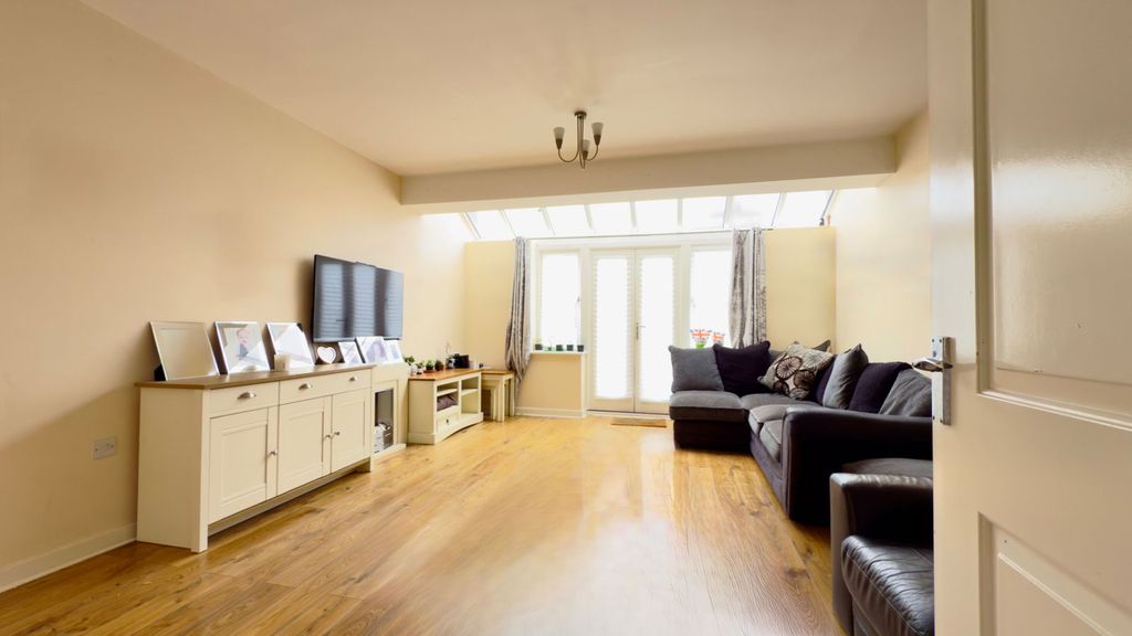 Property photo 2 of 15